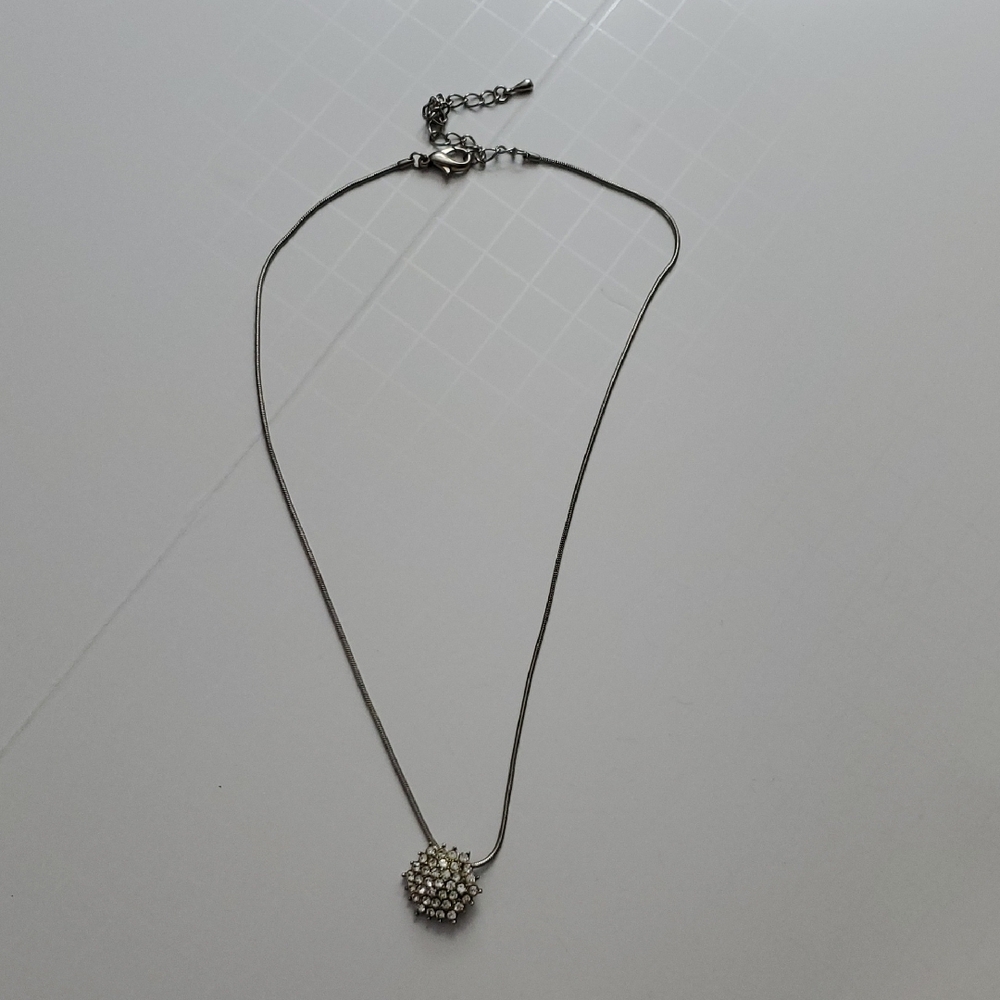 Elegant Silver Necklace with Crystal Pendant (Costume Jewelry)